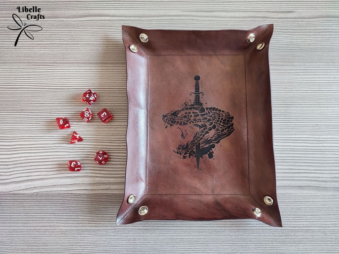 Kígyó fejes kockadobó tálca - játék & sport - szerepjáték - Meska.hu