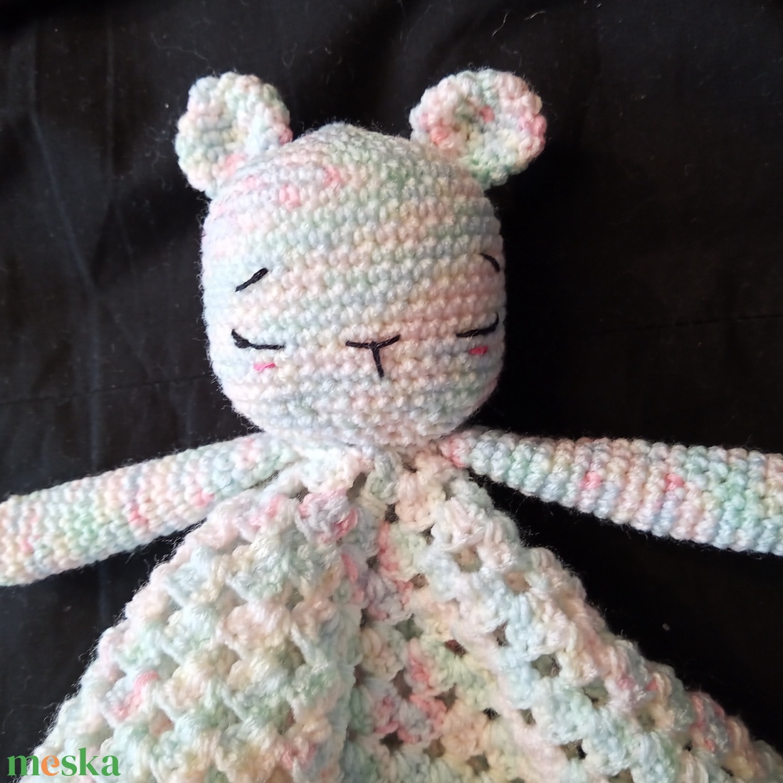 Macis szundikendő - pasztell - játék & sport - 3 éves kor alattiaknak - alvóka & rongyi - Meska.hu