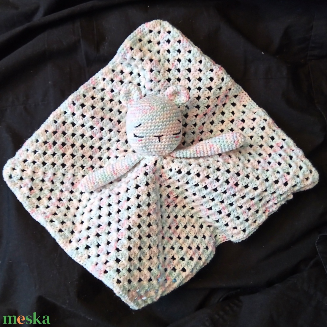 Macis szundikendő - pasztell - játék & sport - 3 éves kor alattiaknak - alvóka & rongyi - Meska.hu