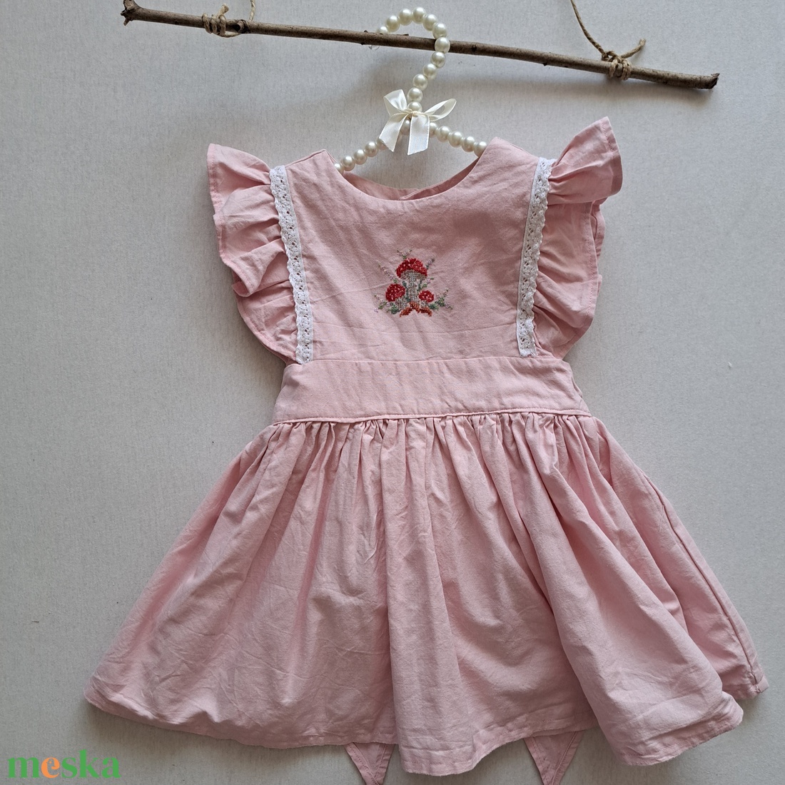 Bájos kislányruha keresztszemes hímzéssel - 1 éveseknek - ruha & divat - babaruha & gyerekruha - ruha - Meska.hu