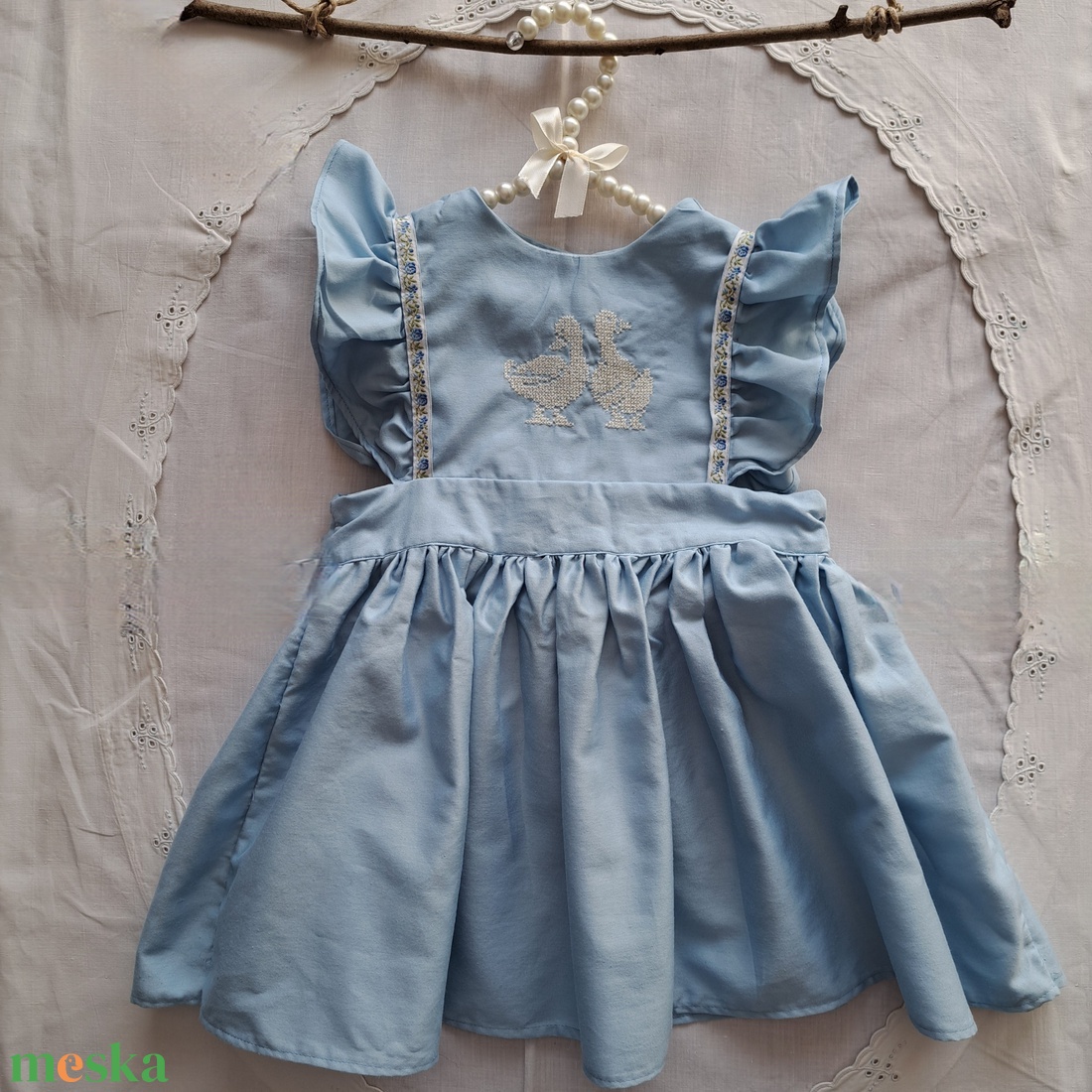 Kék kislányruha keresztszemes hímzéssel - 1 éveseknek - ruha & divat - babaruha & gyerekruha - ruha - Meska.hu