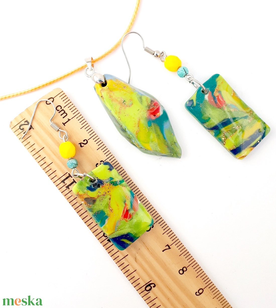 Zöld ékszerszett, színes, vidám kollekció ékszergyurmából, egyedi ajándék nőknek - ékszer - ékszerszett - Meska.hu