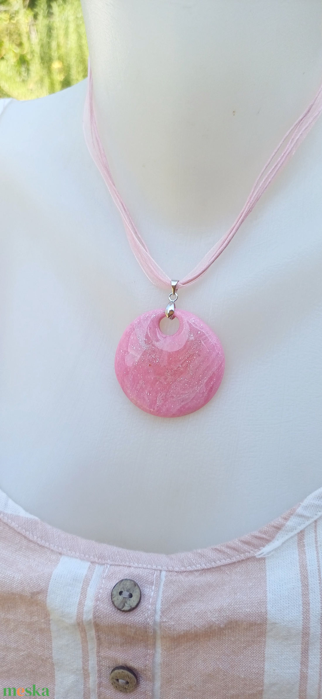 Rózsaszín medál, pink medálos nyaklánc - ékszer - nyaklánc - medálos nyaklánc - Meska.hu