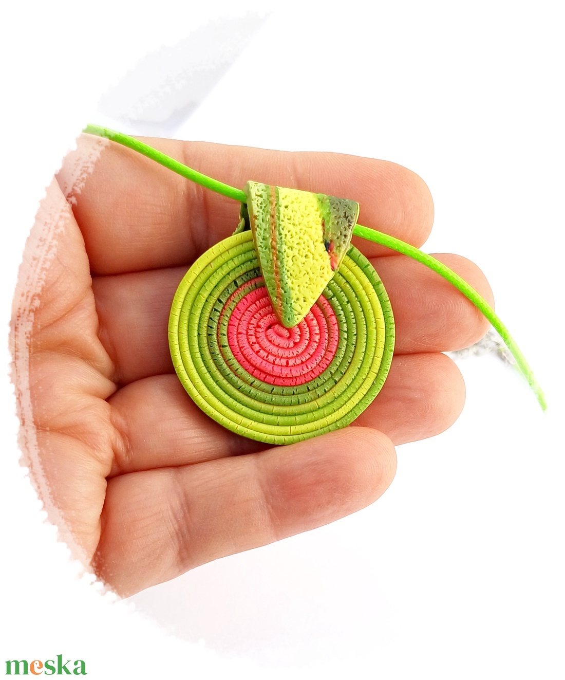 Zöld-pink spirál medál neon színekkel - ékszer - nyaklánc - medálos nyaklánc - Meska.hu
