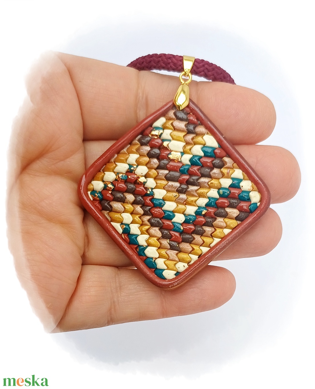 Süthető gyurma ékszer, medál, bargello - ékszer - nyaklánc - medálos nyaklánc - Meska.hu