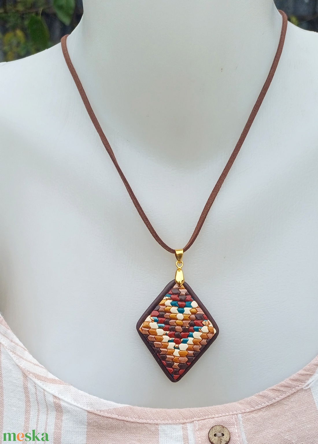 Barna-krém medál, Süthető gyurma ékszer - ékszer - nyaklánc - medálos nyaklánc - Meska.hu