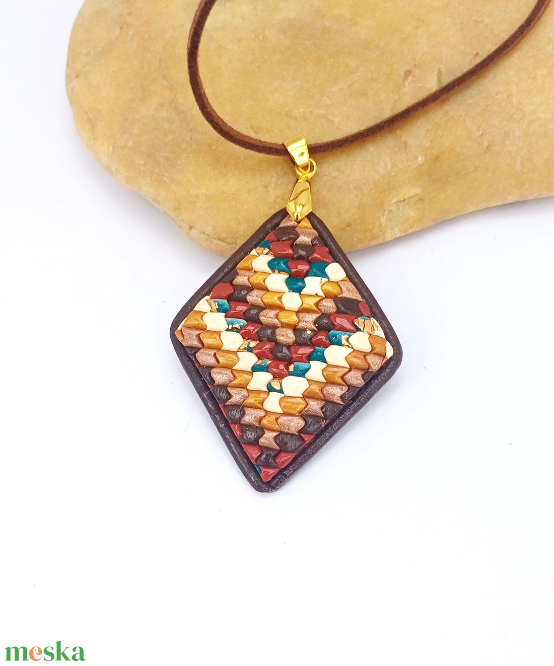 Barna-krém medál, Süthető gyurma ékszer - ékszer - nyaklánc - medálos nyaklánc - Meska.hu