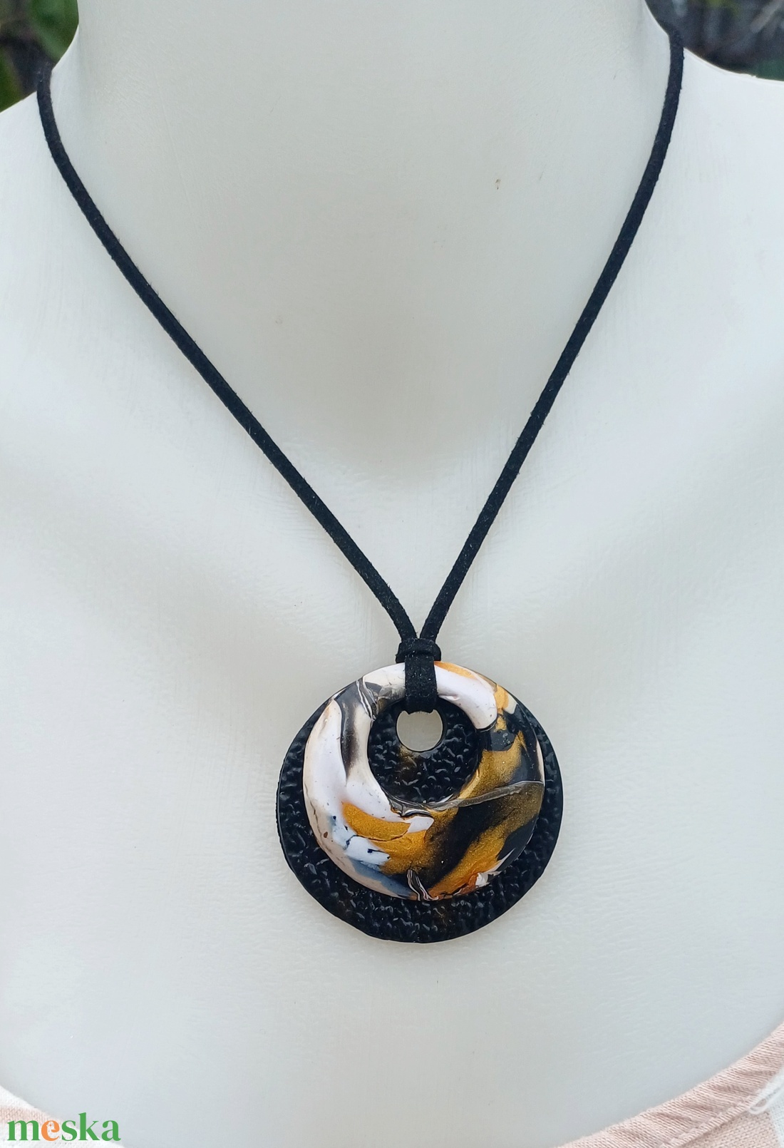 Örvény medál süthető gyurmából - ékszer - nyaklánc - medálos nyaklánc - Meska.hu