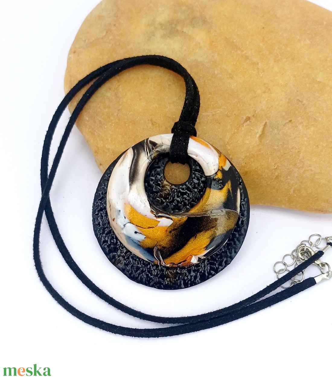 Örvény medál süthető gyurmából - ékszer - nyaklánc - medálos nyaklánc - Meska.hu