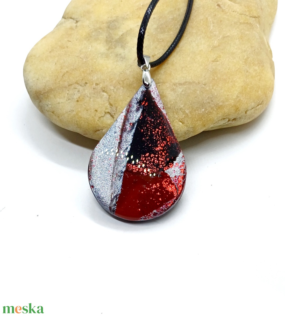 Piros-fekete-ezüst absztrakt mintás nyaklánc - ékszer - nyaklánc - medálos nyaklánc - Meska.hu