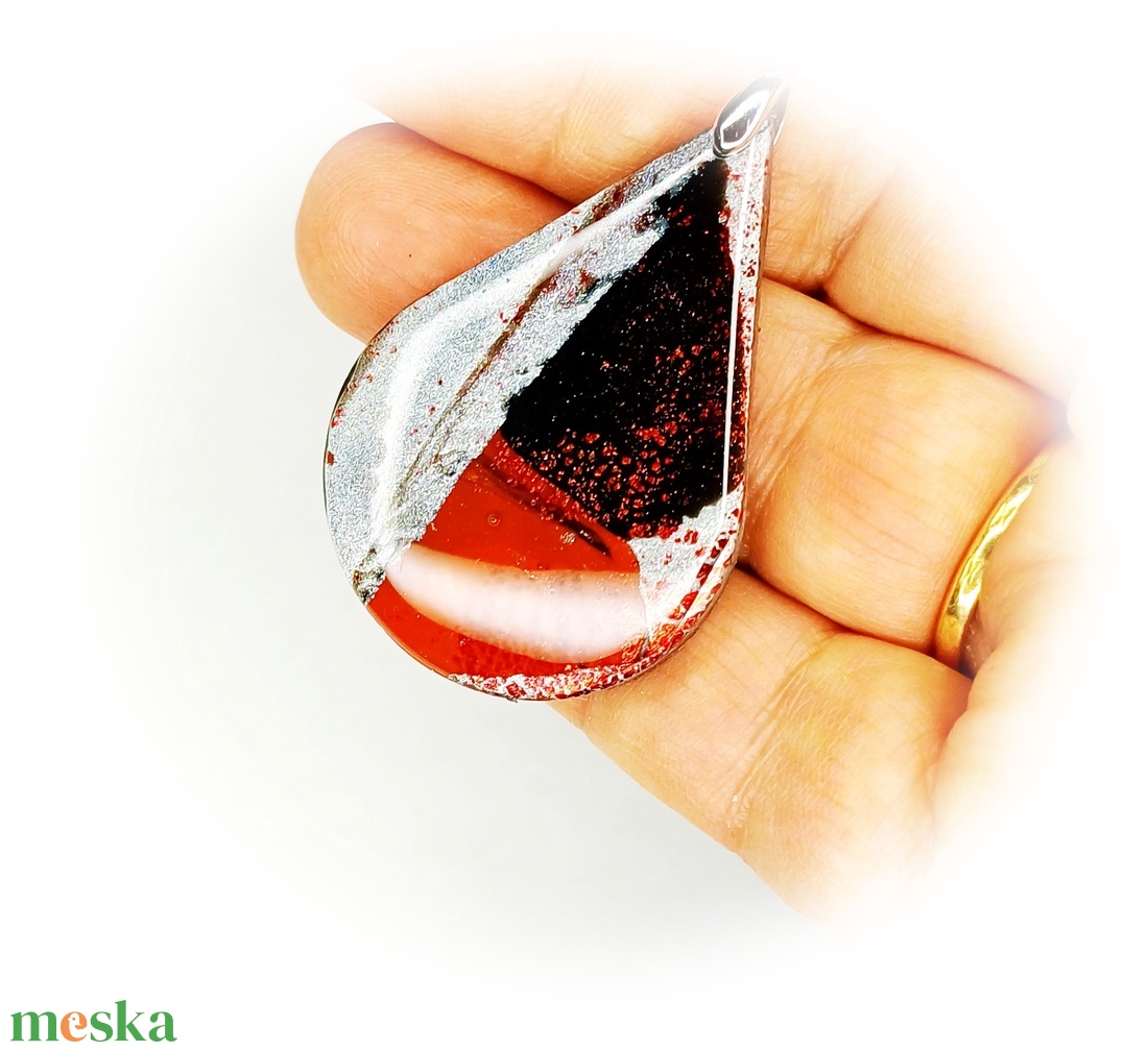 Piros-fekete-ezüst absztrakt mintás nyaklánc - ékszer - nyaklánc - medálos nyaklánc - Meska.hu