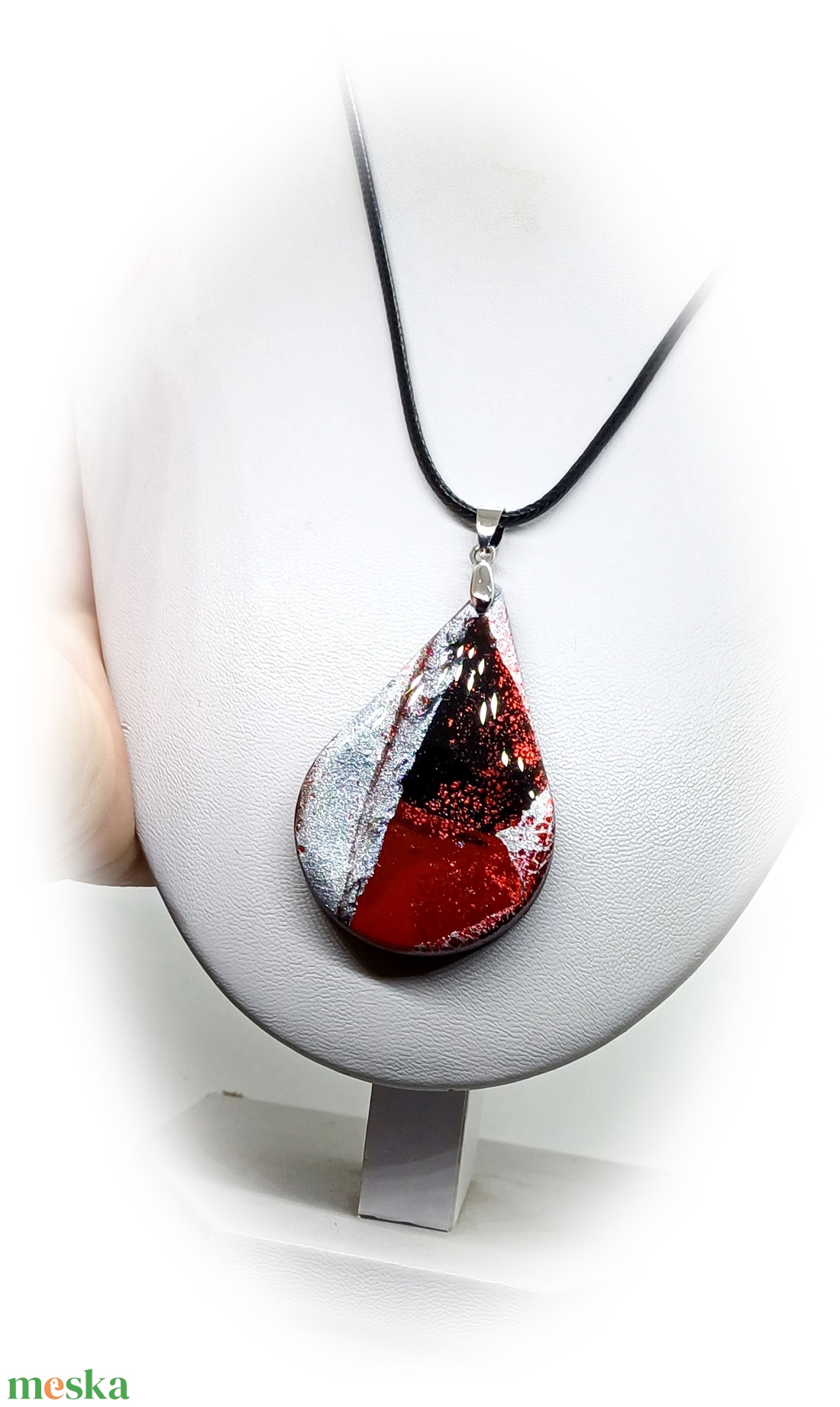 Piros-fekete-ezüst absztrakt mintás nyaklánc - ékszer - nyaklánc - medálos nyaklánc - Meska.hu