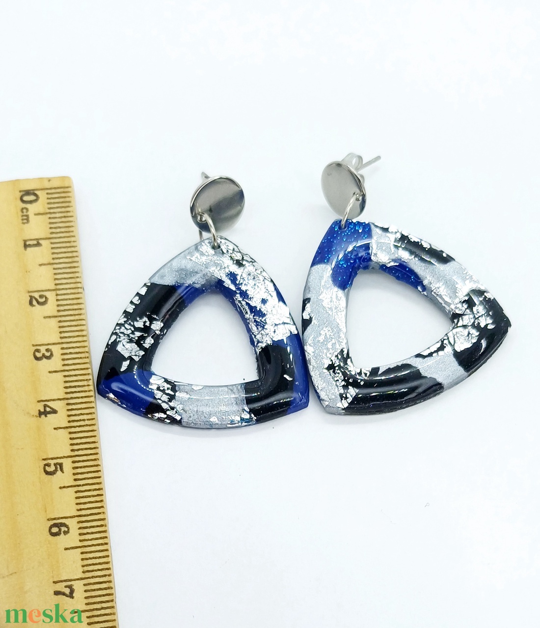Kék-ezüst fülbevaló süthető gyurmából - ékszer - fülbevaló - lógó fülbevaló - Meska.hu