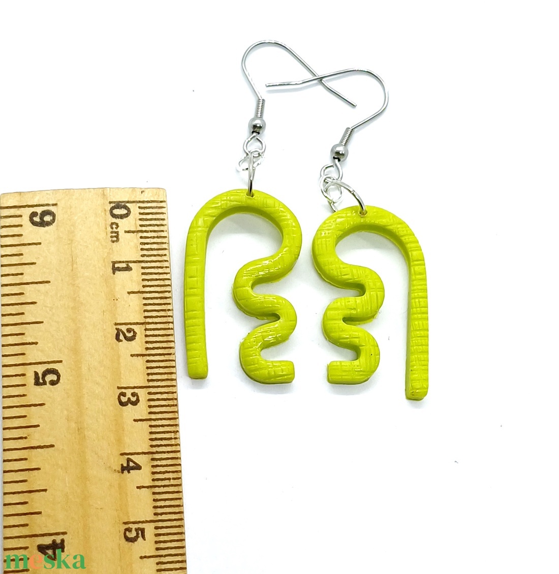 Kivizöld fülbevaló süthető gyurmából - ékszer - fülbevaló - lógó fülbevaló - Meska.hu