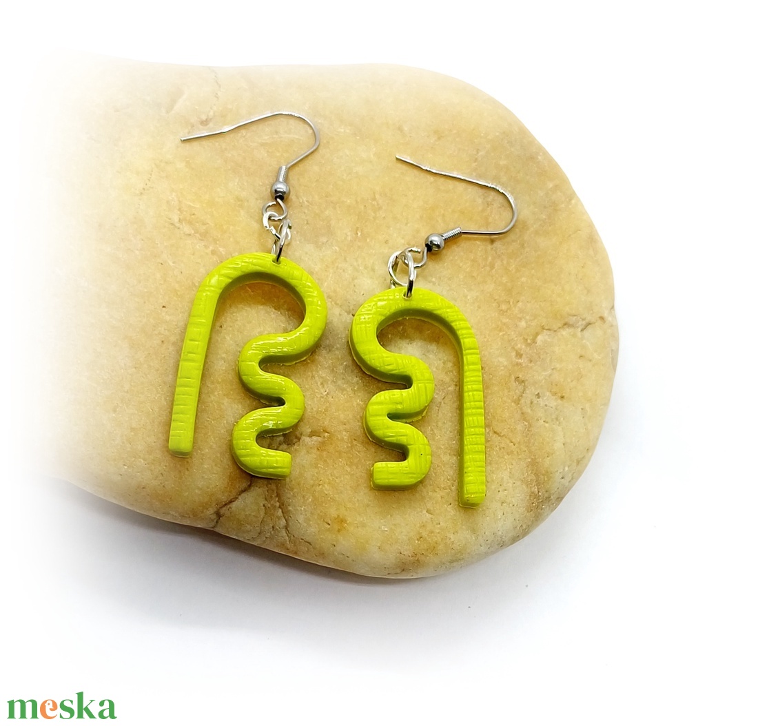 Kivizöld fülbevaló süthető gyurmából - ékszer - fülbevaló - lógó fülbevaló - Meska.hu