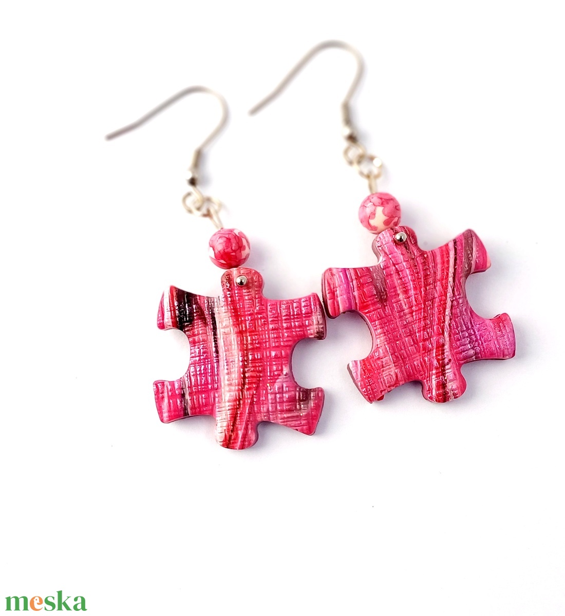pink puzzle fülbevaló süthető gyurmából - ékszer - fülbevaló - lógó fülbevaló - Meska.hu