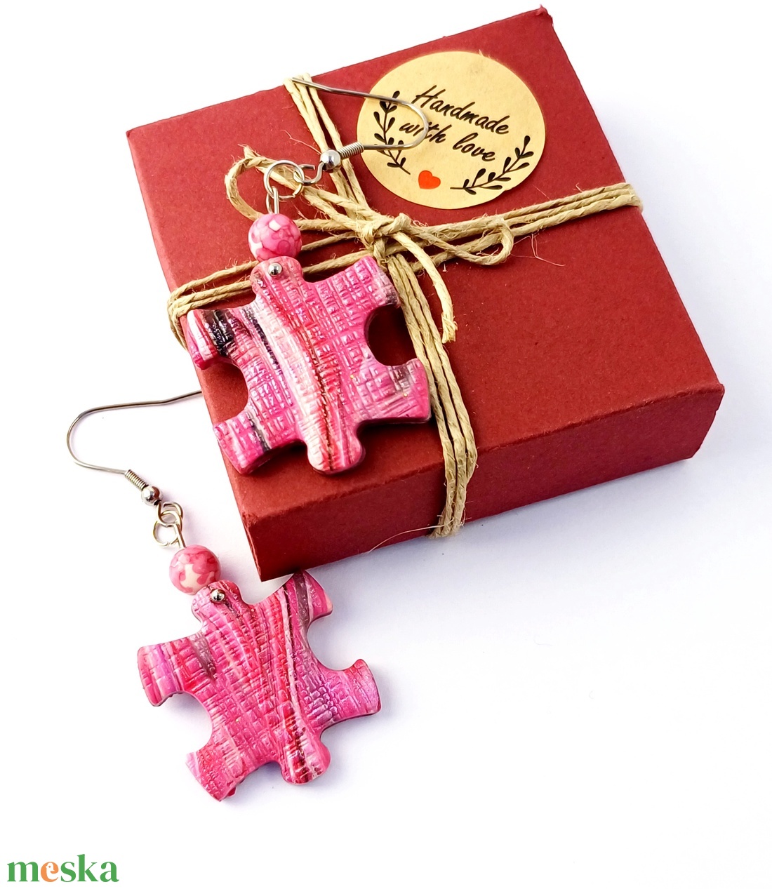pink puzzle fülbevaló süthető gyurmából - ékszer - fülbevaló - lógó fülbevaló - Meska.hu