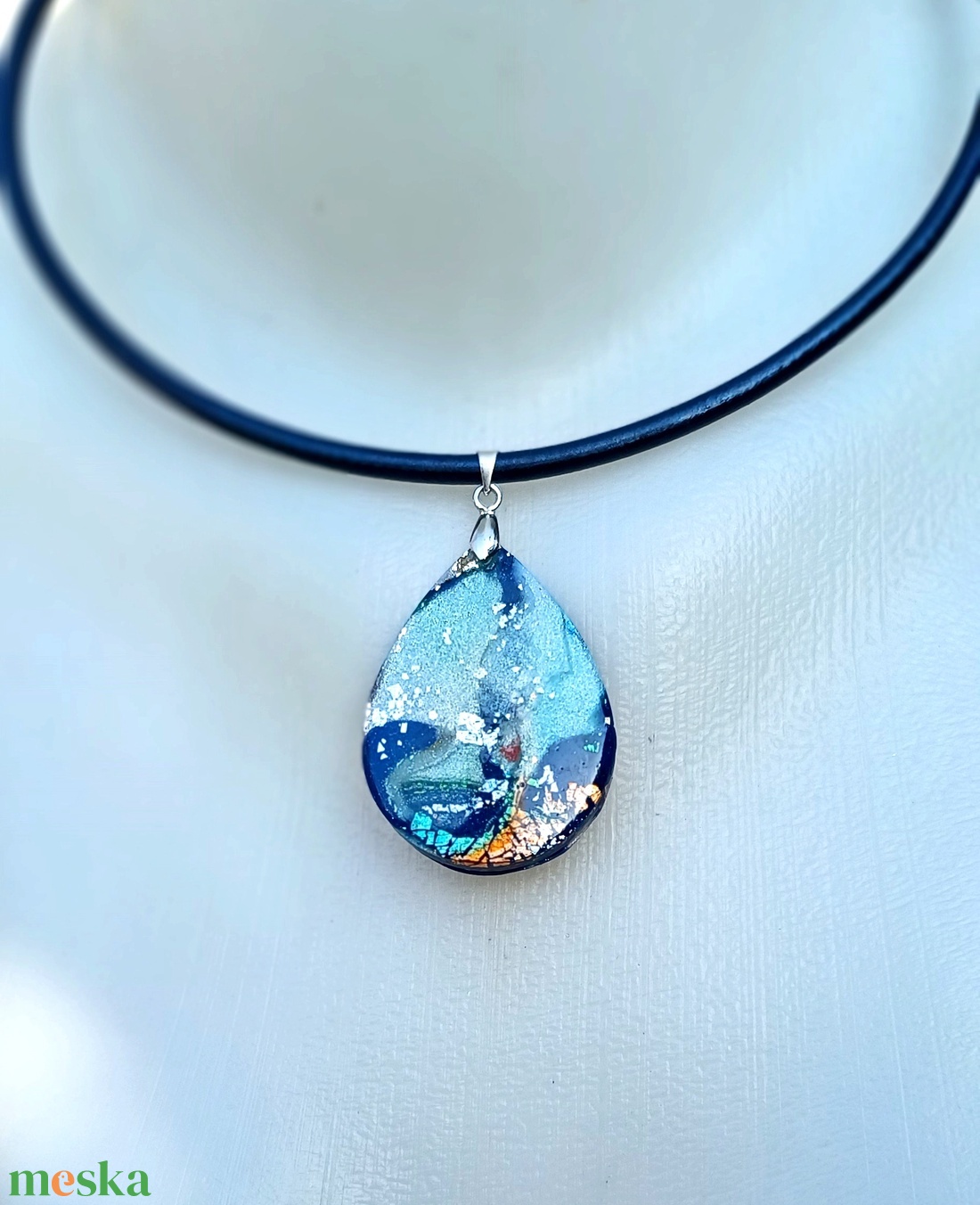 Színjátszós kék medál, choker - ékszer - nyaklánc - medálos nyaklánc - Meska.hu