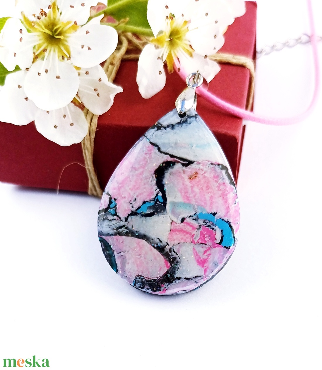 Nyaklánc pasztell színekkel  - ékszer - nyaklánc - medálos nyaklánc - Meska.hu