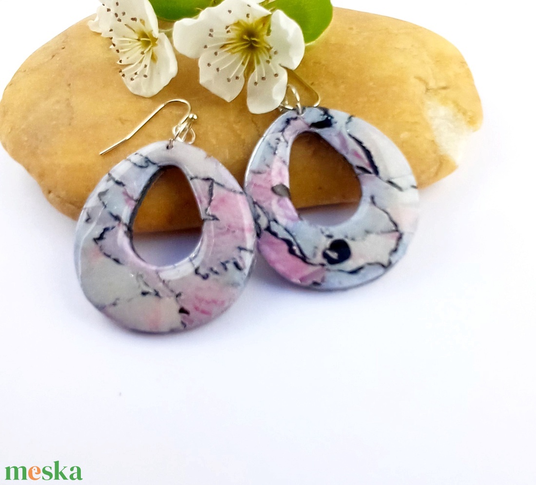Fülbevaló pasztell színekkel süthető gyurmából - ékszer - fülbevaló - lógó fülbevaló - Meska.hu
