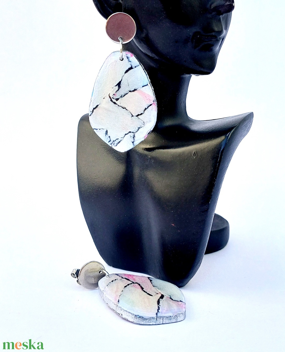 Fülbevaló finom pasztell színekkel - ékszer - fülbevaló - lógó fülbevaló - Meska.hu