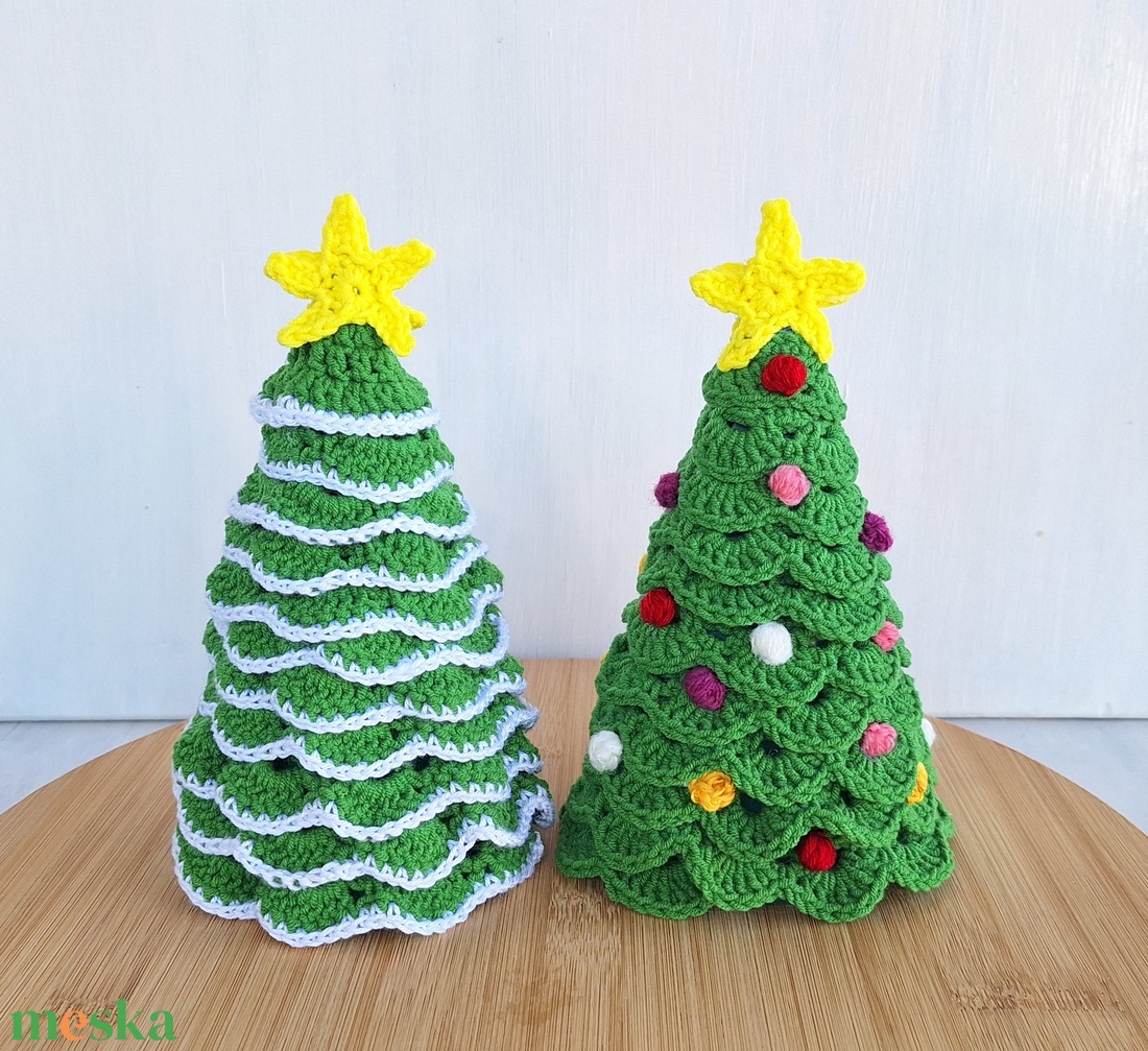 Horgolt karácsonyfa dekoráció - karácsony - karácsonyi lakásdekoráció - karácsonyfa, grincsfa - Meska.hu