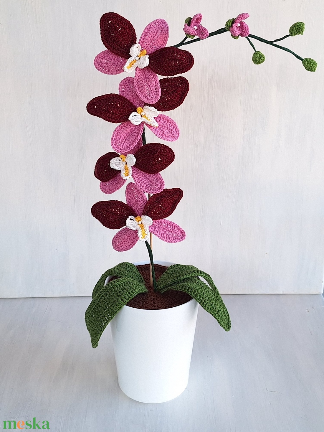 Horgolt orchidea kaspóban - bordó / rózsaszín - otthon & életmód - dekoráció - dísztárgy - Meska.hu