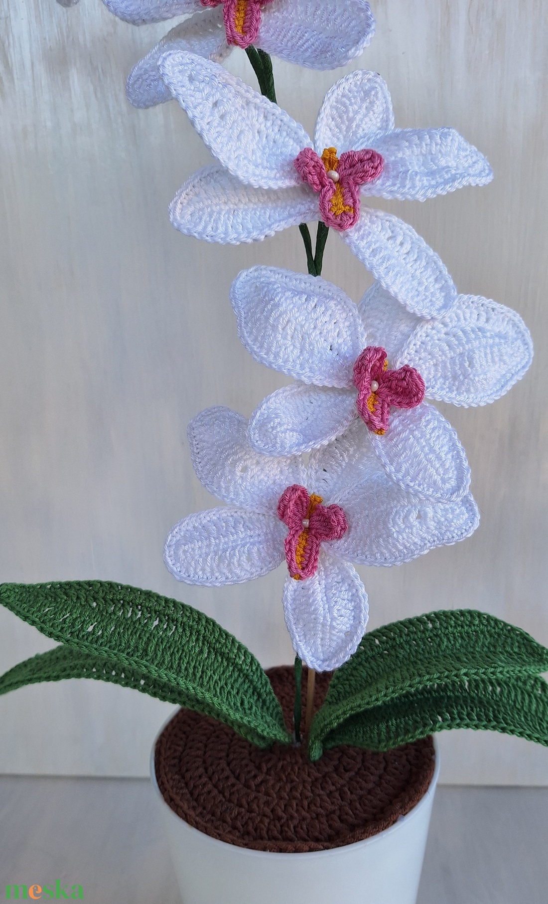 Horgolt orchidea kaspóban - fehér - otthon & életmód - dekoráció - dísztárgy - Meska.hu