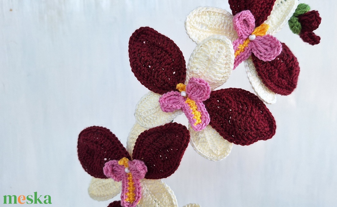 Horgolt orchidea kaspóban - bordó / fehér -  - Meska.hu