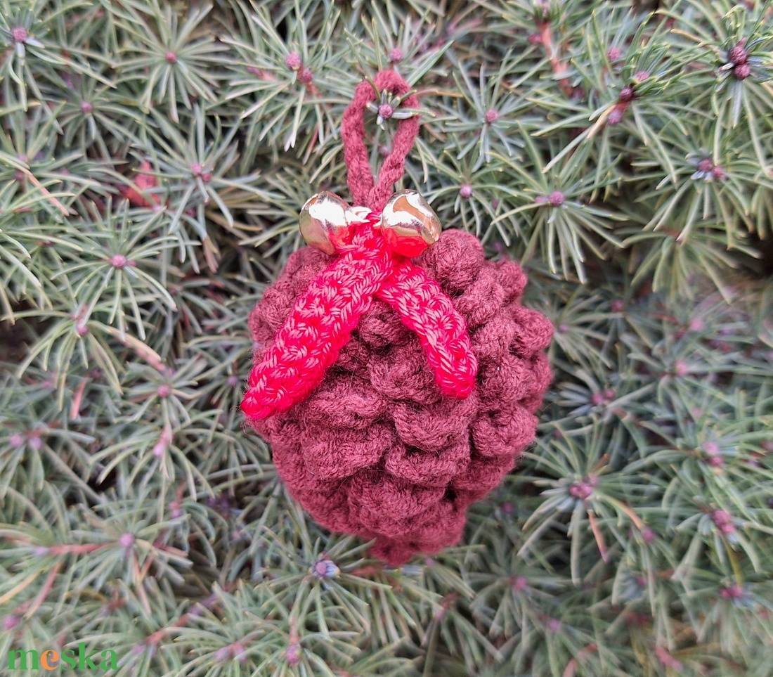 Horgolt toboz karácsonyfadísz csengettyűvel - 2 db-os szett - karácsony - karácsonyi lakásdekoráció - karácsonyfadíszek - Meska.hu