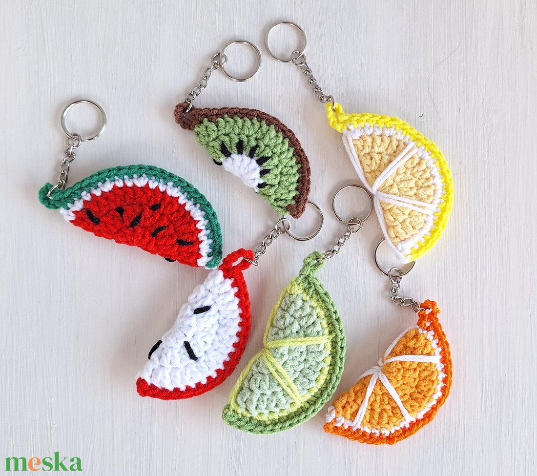 Horgolt gyümölcs szelet kulcstartó - táska & tok - kulcstartó & táskadísz - kulcstartó - Meska.hu