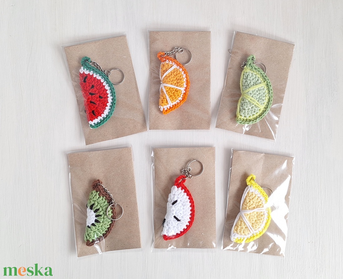 Horgolt gyümölcs szelet kulcstartó - táska & tok - kulcstartó & táskadísz - kulcstartó - Meska.hu