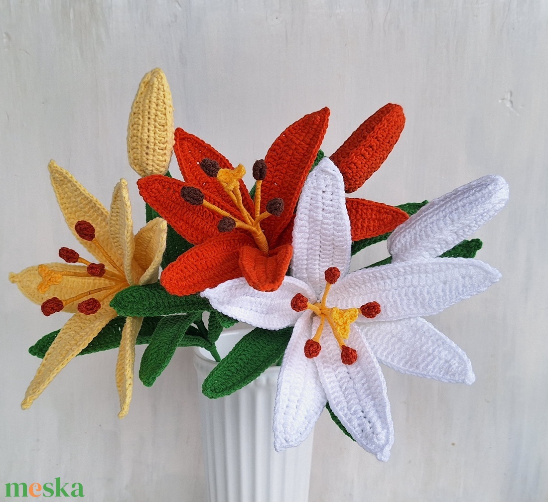Horgolt liliom - otthon & életmód - virágdekoráció - virágok - szálas virág - Meska.hu