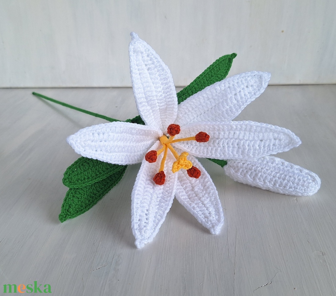 Horgolt liliom - otthon & életmód - virágdekoráció - virágok - szálas virág - Meska.hu