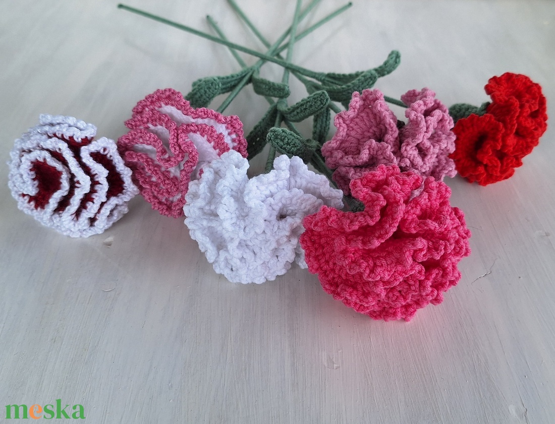 Horgolt szegfű - otthon & életmód - virágdekoráció - virágok - szálas virág - Meska.hu