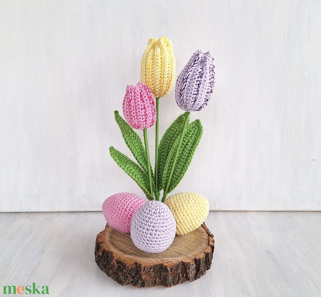 Horgolt tulipános húsvéti dekoráció akácfa talpon - ünnepi díszek, dekorációk - húsvéti díszek és dekorációk - húsvéti asztaldíszek - Meska.hu