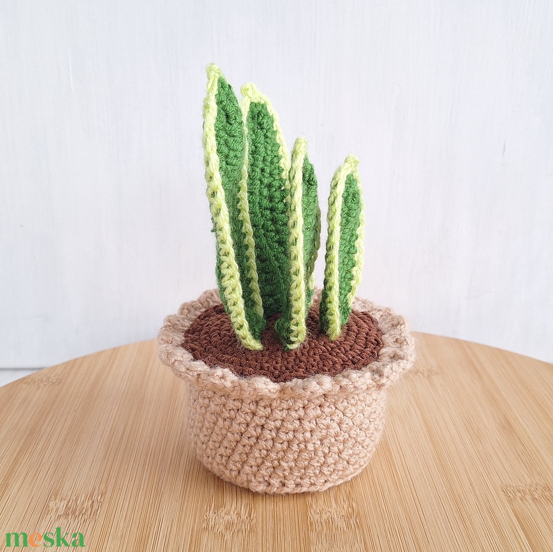 Horgolt anyósnyelv kaspóval - otthon & életmód - dekoráció - dísztárgy - Meska.hu