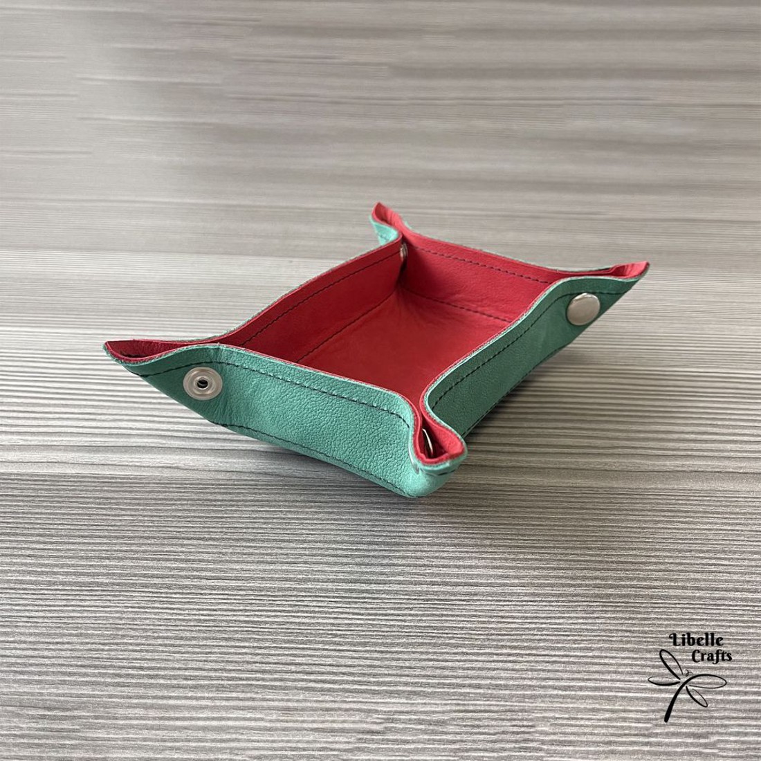 Színes bőr tálca - piros és zöld -  - Meska.hu