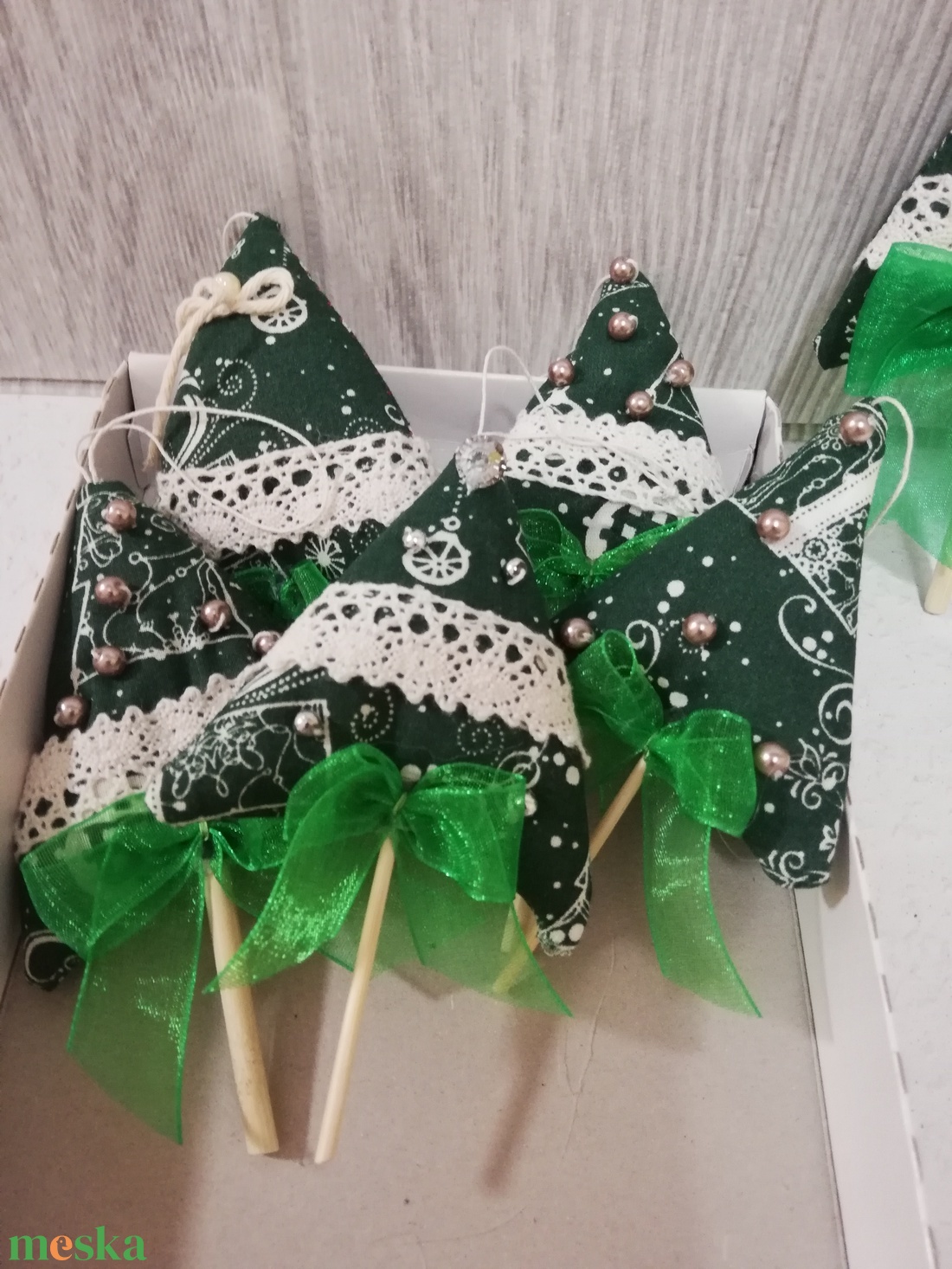 Karácsonyfára akasztható díszek - otthon & életmód - dekoráció - ajtó- és ablak dekoráció - ablakdísz - Meska.hu Karácsonyfára akasztható díszek - otthon & életmód - dekoráció - ajtó- és ablak dekoráció - ablakdísz - Meska.hu