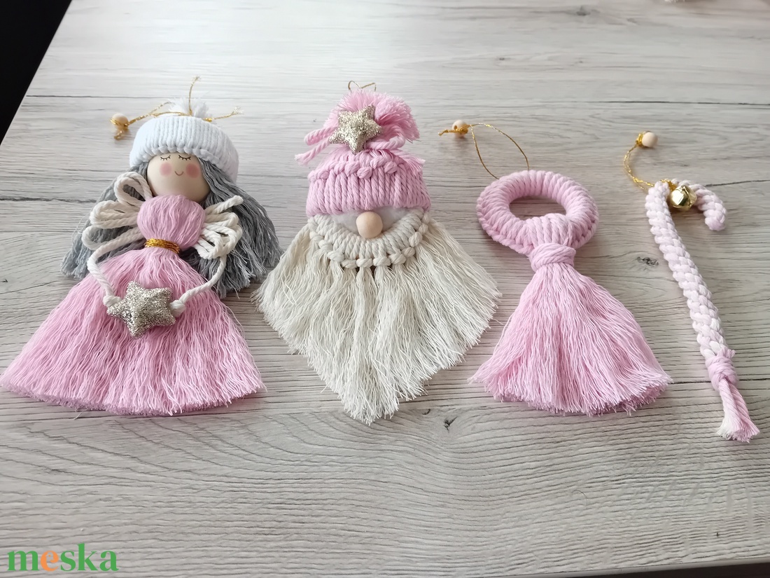Rózsaszín karácsonyfa díszek - otthon & életmód - dekoráció - fali és függő dekoráció - függődísz - Meska.hu