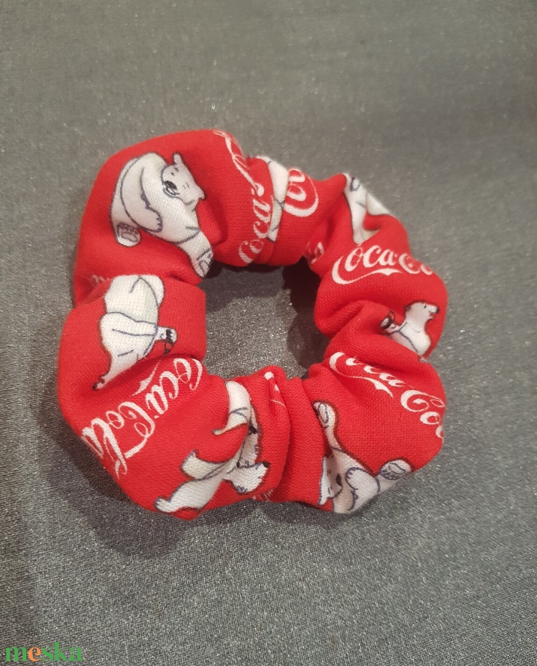 Coca Cola karácsonyi, jegesmedvés hajfodor, hajgumi, kézműves - ruha & divat - hajdísz & hajcsat - hajgumi - Meska.hu Coca Cola karácsonyi, jegesmedvés hajfodor, hajgumi, kézműves - ruha & divat - hajdísz & hajcsat - hajgumi - Meska.hu