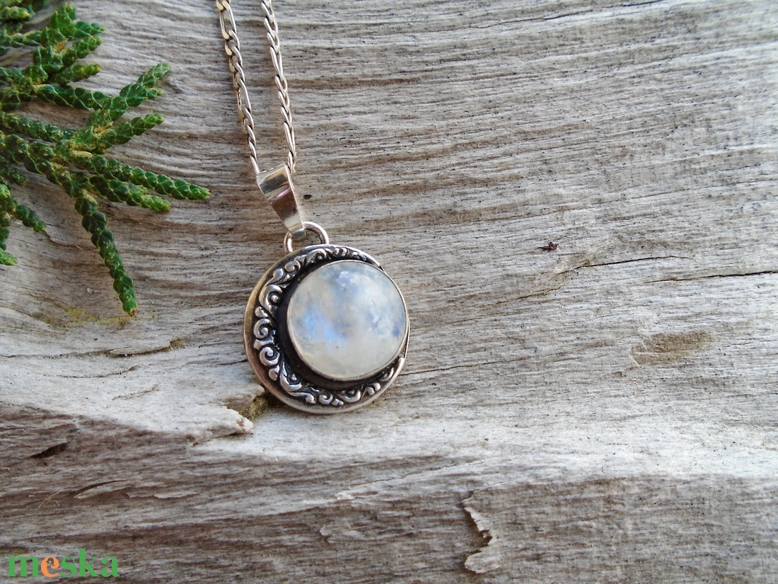 Ezüst medál Ag925/1000 Holdkő (Rainbow Moonstone) - ékszer - nyaklánc - medál - Meska.hu Ezüst medál Ag925/1000 Holdkő (Rainbow Moonstone) - ékszer - nyaklánc - medál - Meska.hu