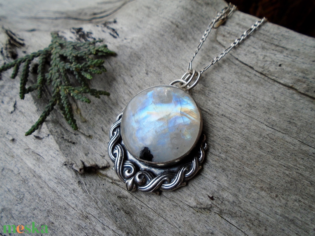 Ezüst medál Ag925/1000 Holdkő (Rainbow Moonstone) - ékszer - nyaklánc - medál - Meska.hu Ezüst medál Ag925/1000 Holdkő (Rainbow Moonstone) - ékszer - nyaklánc - medál - Meska.hu