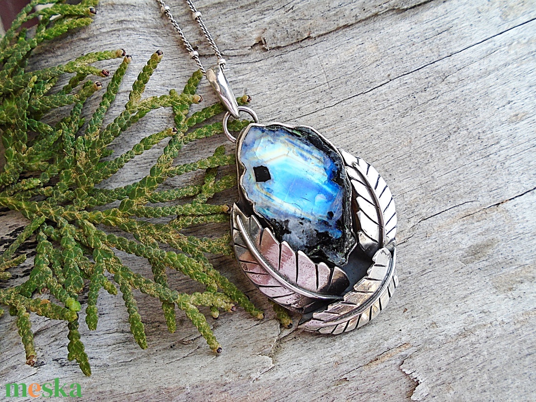Ezüst medál Ag925/1000 Holdkő (Rainbow Moonstone) - ékszer - nyaklánc - medál - Meska.hu Ezüst medál Ag925/1000 Holdkő (Rainbow Moonstone) - ékszer - nyaklánc - medál - Meska.hu