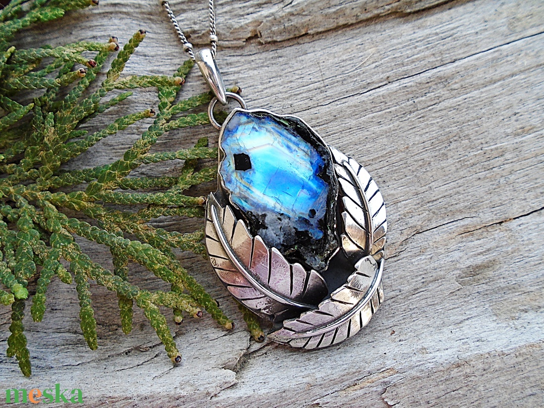 Ezüst medál Ag925/1000 Holdkő (Rainbow Moonstone) - ékszer - nyaklánc - medál - Meska.hu Ezüst medál Ag925/1000 Holdkő (Rainbow Moonstone) - ékszer - nyaklánc - medál - Meska.hu
