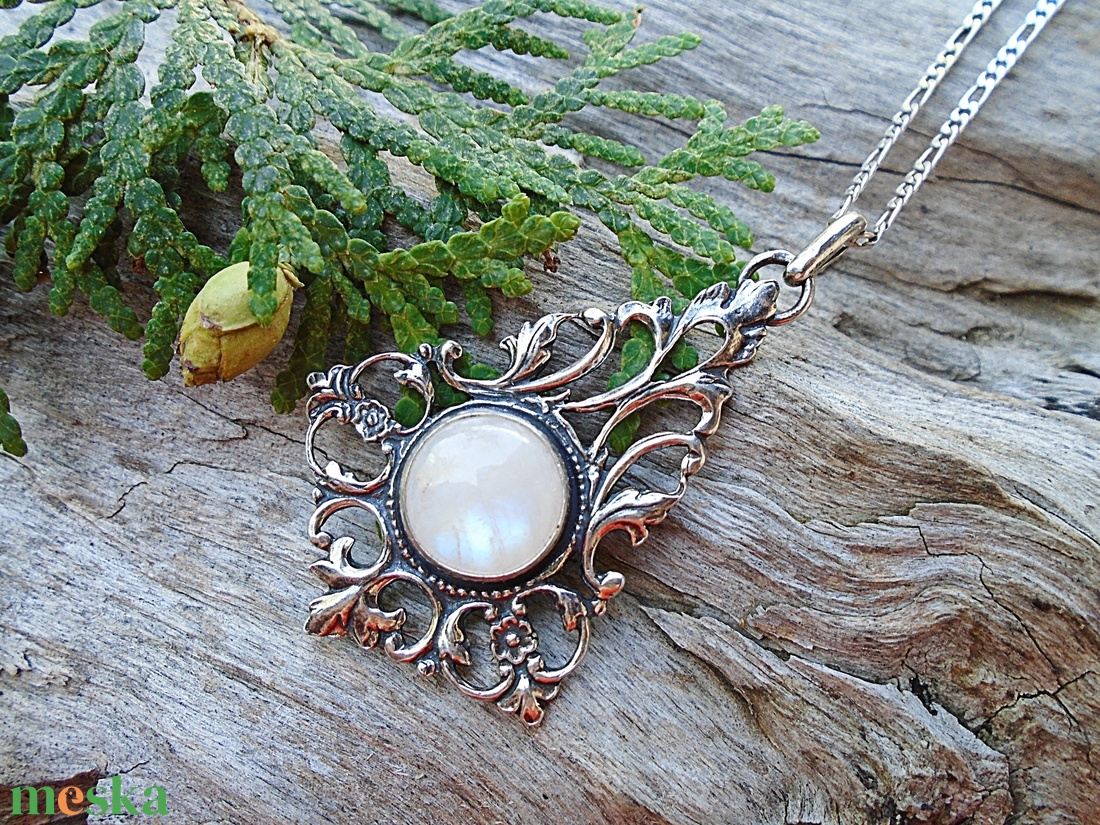 Ezüst medál Ag925/1000  Holdkő (Rainbow Moonstone) - ékszer - nyaklánc - medál - Meska.hu
