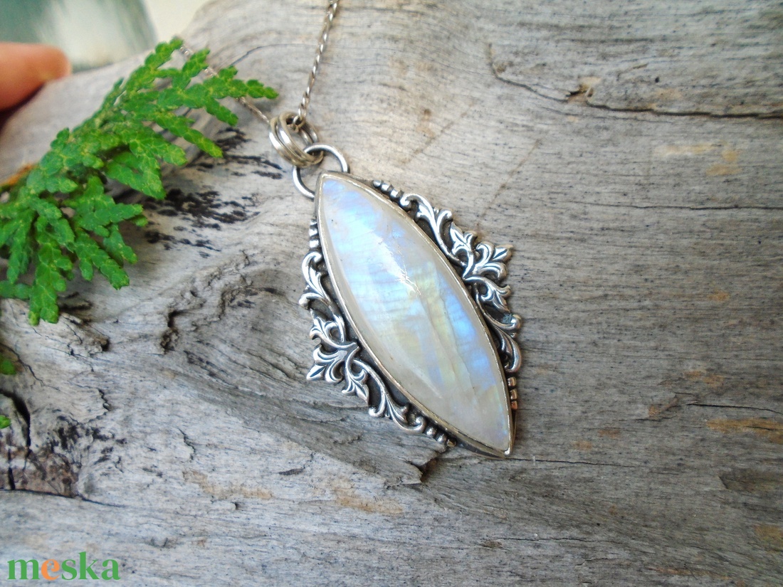 Ezüst medál Ag925/1000 Holdkő (Rainbow Moonstone) - ékszer - nyaklánc - medál - Meska.hu Ezüst medál Ag925/1000 Holdkő (Rainbow Moonstone) - ékszer - nyaklánc - medál - Meska.hu