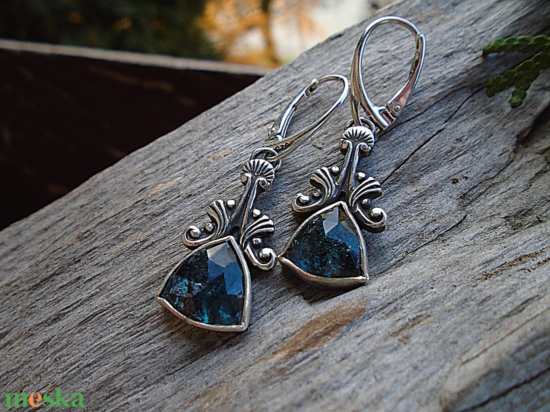 Ezüst Kyanitfülbevaló - ékszer - fülbevaló - lógó fülbevaló - Meska.hu