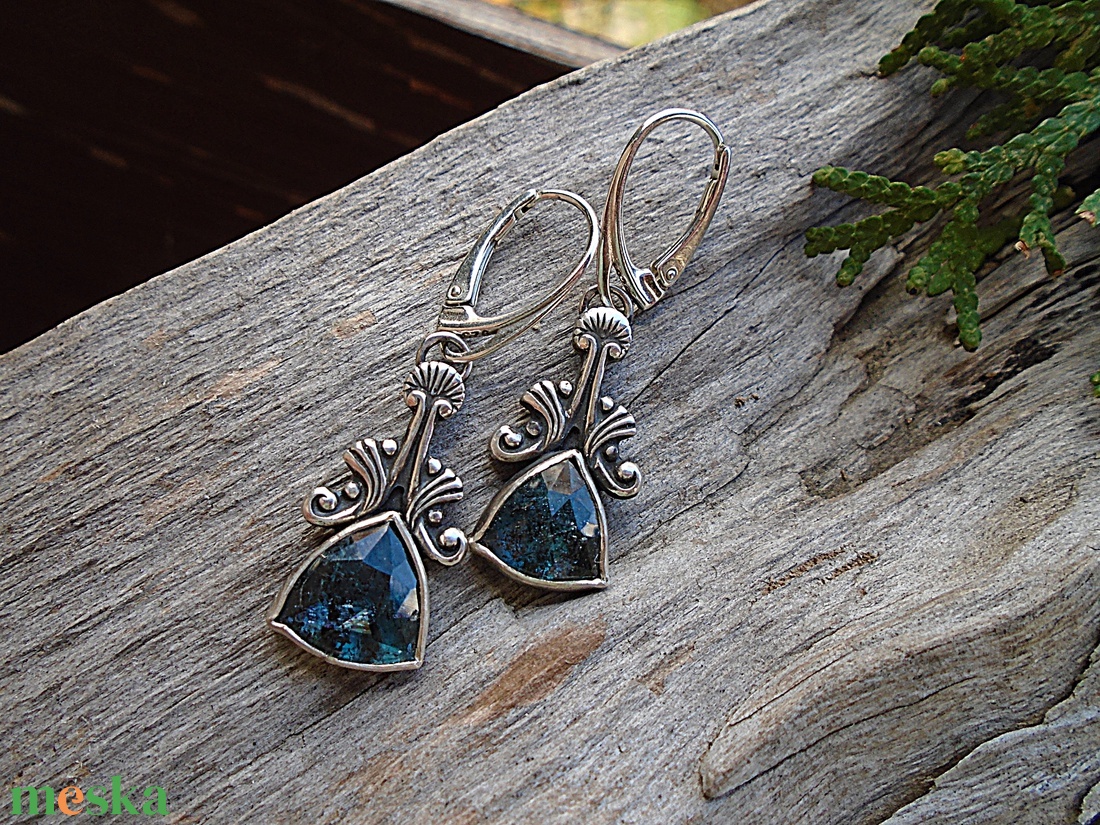 Ezüst Kyanitfülbevaló - ékszer - fülbevaló - lógó fülbevaló - Meska.hu