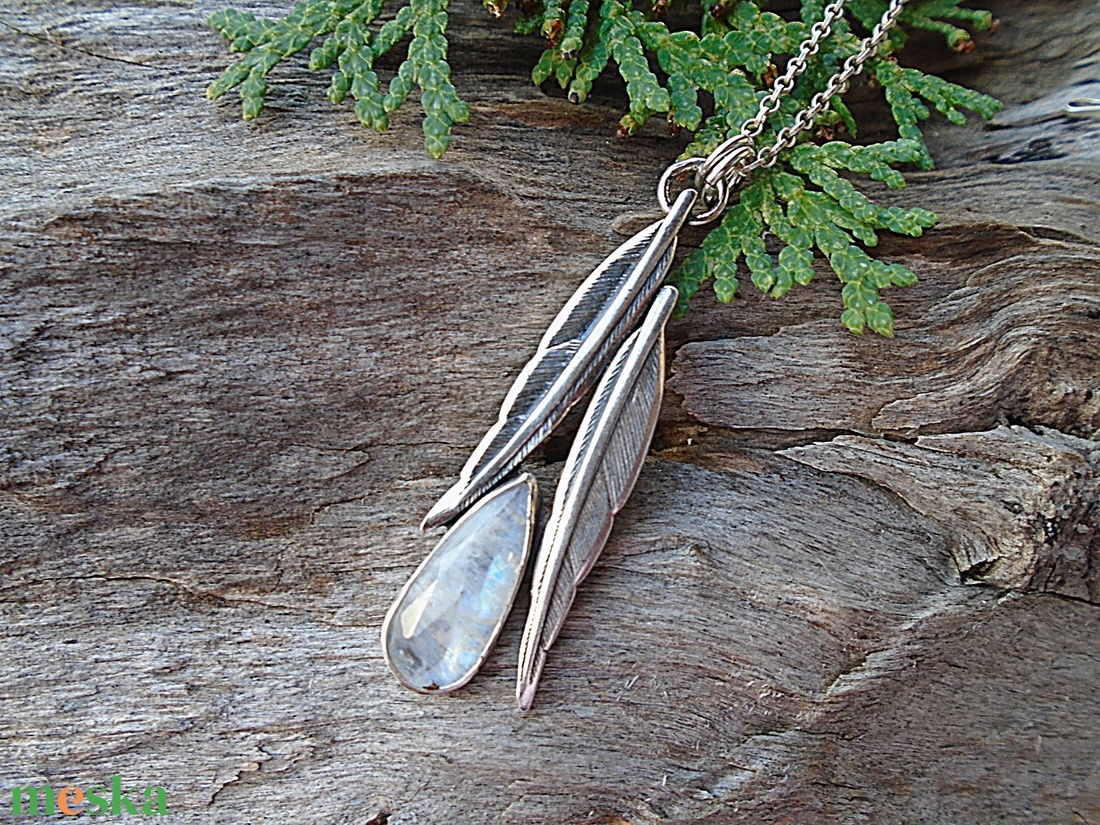 Ezüst medál Ag925/1000  Holdkő (Rainbow Moonstone) - ékszer - nyaklánc - medál - Meska.hu